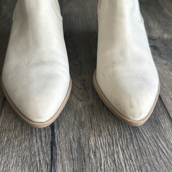 Dolce Vita shoes, booty style soft ivory leather size 8 - Picture 3 of 10